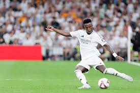 山东泰山队两名新外援顺利抵达济南.